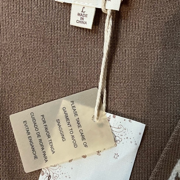 Hem & Thread 🩵 Boutique 🌺 Elegant Brown Embroidered Vest - Picture 2 of 5